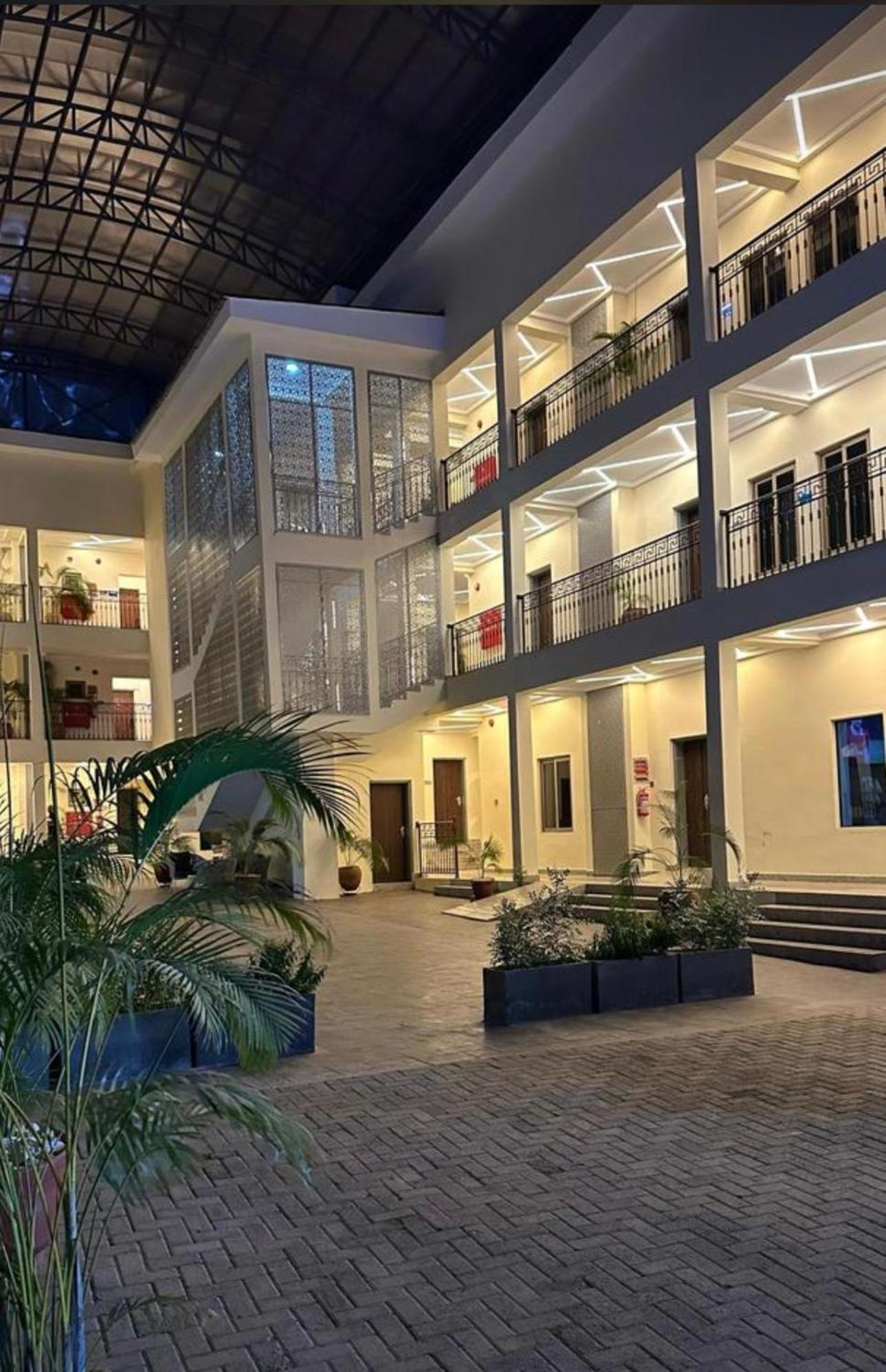 אבוג'ה Stp Apartments מראה חיצוני תמונה